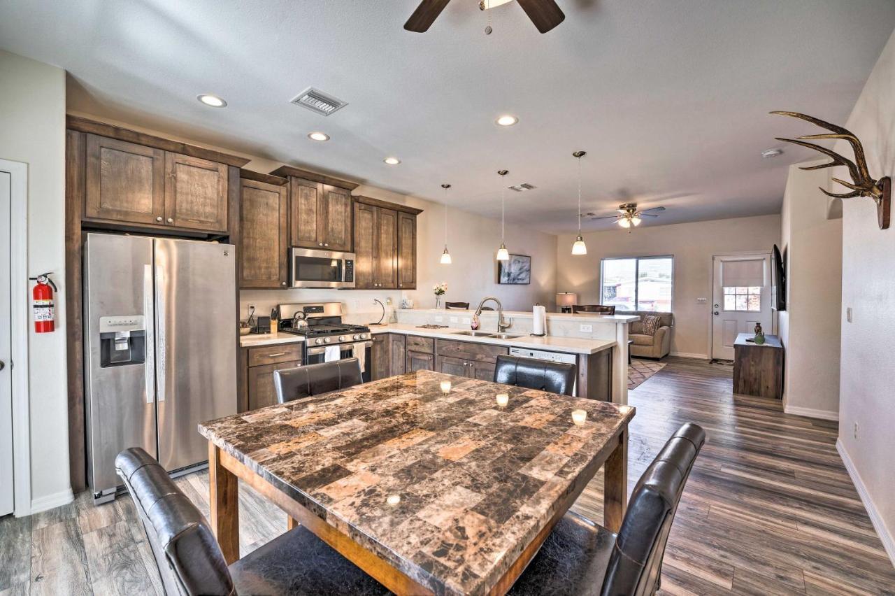 בולהד סיטי Pet-Friendly Retreat - 1 Block To Colorado River! מראה חיצוני תמונה