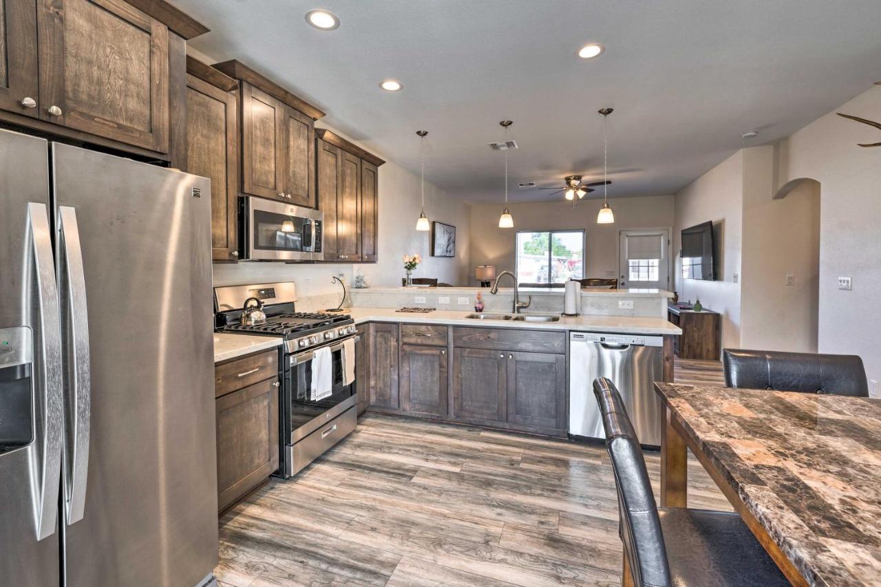 בולהד סיטי Pet-Friendly Retreat - 1 Block To Colorado River! מראה חיצוני תמונה